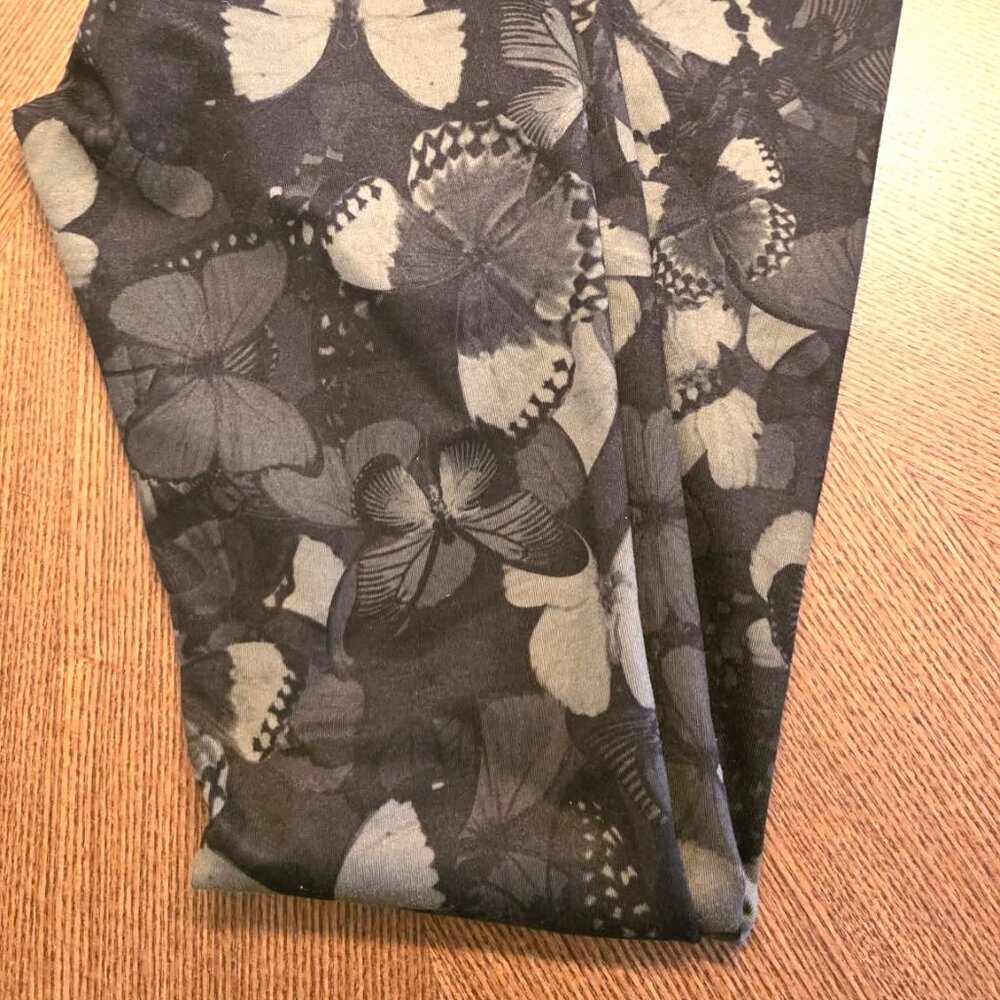 Consignment Bound -Lululemon Butterfly Leggings - 2 View 3